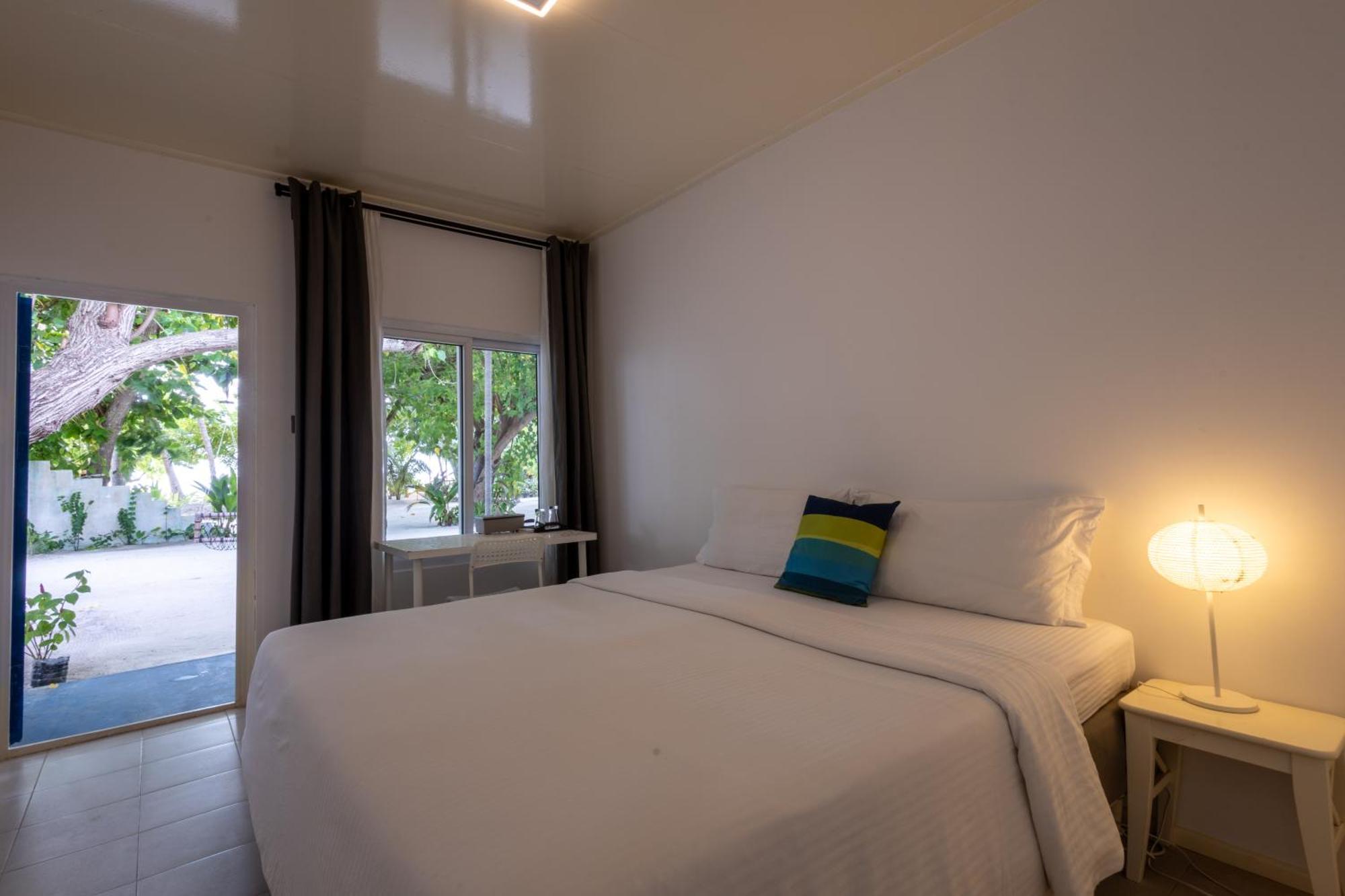 Lvis Blancura Hotel Дхаравандху Екстериор снимка